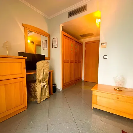 Hotel Miramare Vodice Rum bild